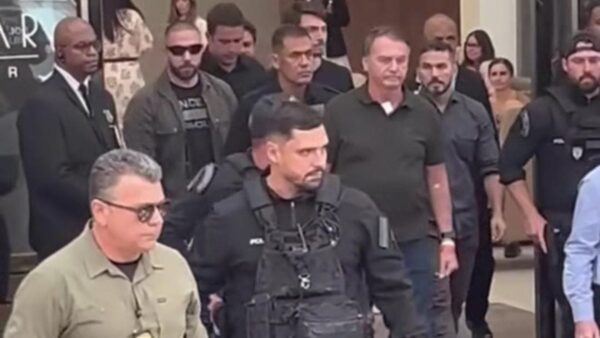 Bolsonaro volta a prisao domiciliar apos manha em hospital de brasilia