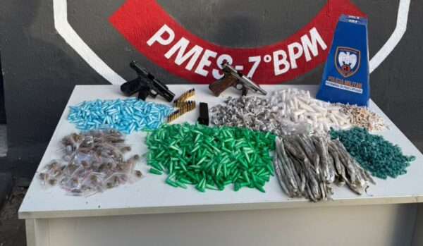 Drogas apreendidas com mortos em flexal