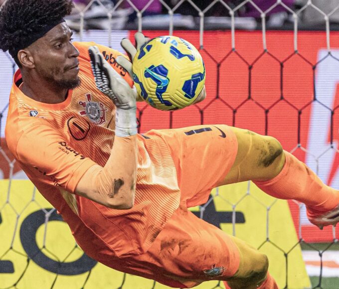 Corinthians e Vasco avançam nos pênaltis e decidem a Copa do Brasil