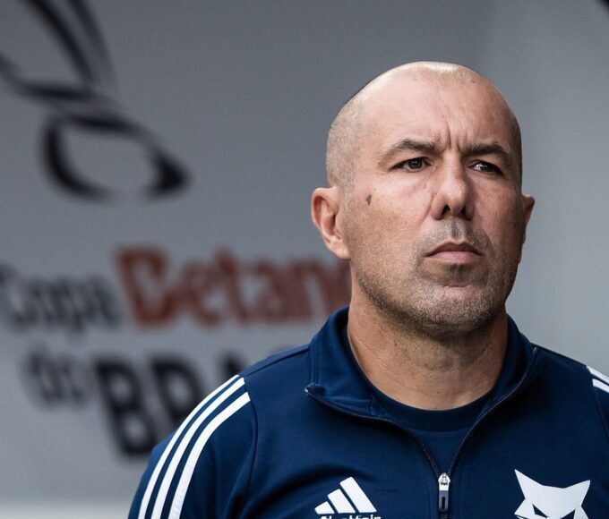 Cruzeiro anuncia saída de Leonardo Jardim após revés na Copa do Brasil