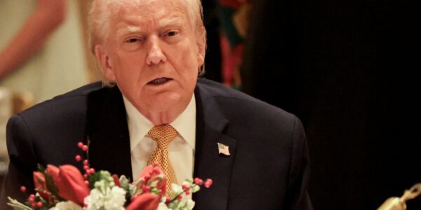 EUA e Ucrânia estão "muito mais próximos" de acordo de paz, diz Trump