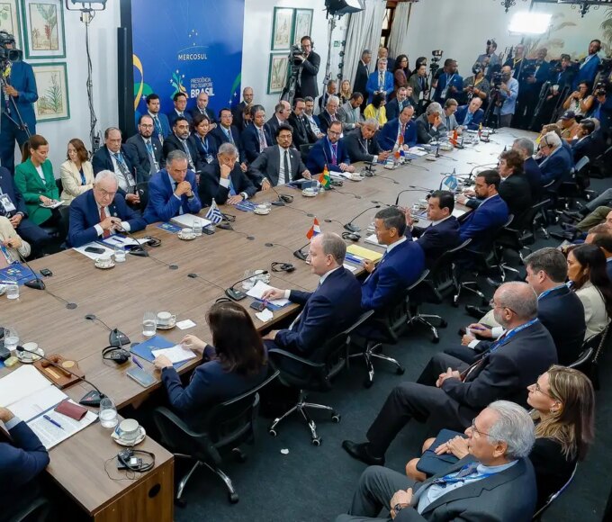 Lula tem reuniões bilaterais com presidentes do Panamá e Uruguai