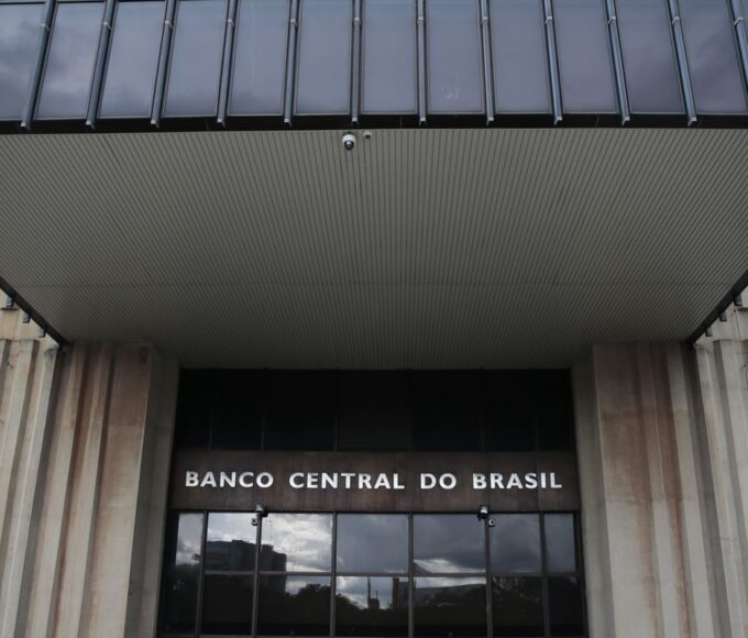 Mercado financeiro eleva projeção do PIB para 2,25% em 2025