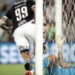 Rayan e Vegetti decidem e Vasco sai em vantagem na Copa do Brasil