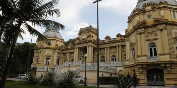 Rio sanciona lei de adesão ao Propag, programa para refinanciar dívida