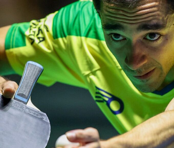 Calderano fica com bronze em Doha após derrota para jovem chinês