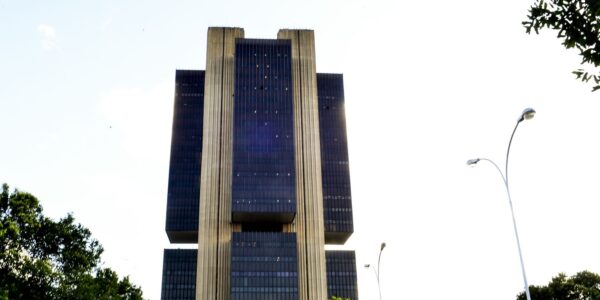 Com quórum desfalcado, Copom decide se mantém Taxa Selic