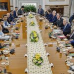 Brasil e Índia assinam acordo sobre terras raras e mineiras críticos