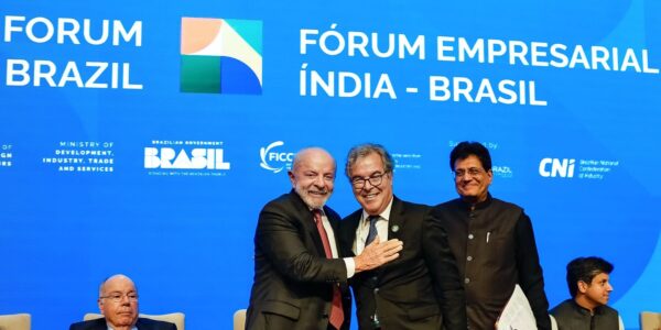 Brasil e Índia fazem parceria para produção de medicamentos