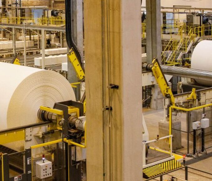 CNI aponta juros como responsáveis por desaceleração da indústria