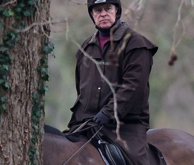 Caso Epstein: ex-príncipe Andrew é detido por suspeitas de má conduta