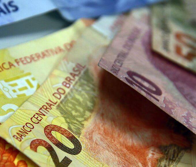 Dívida Pública fica praticamente estável, mas supera R$ 8,6 trilhões