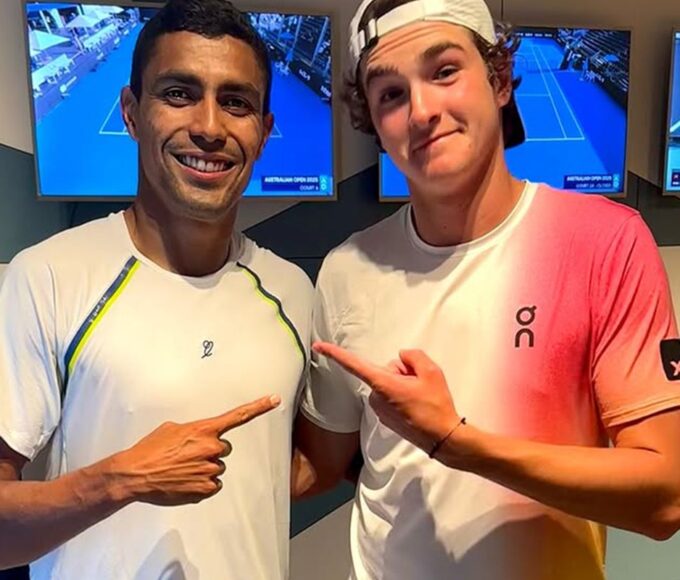 Duelo entre João Fonseca e Thiago Monteiro agita noite do Rio Open