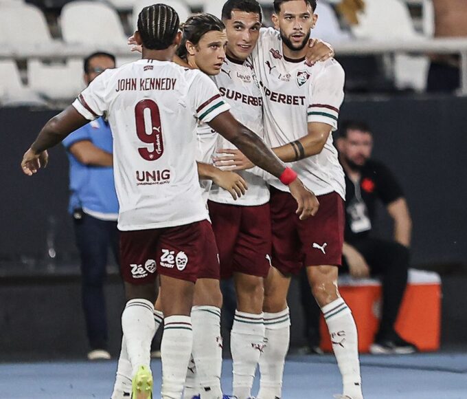 Flu derrota Vasco e sai em vantagem por vaga na final do Carioca