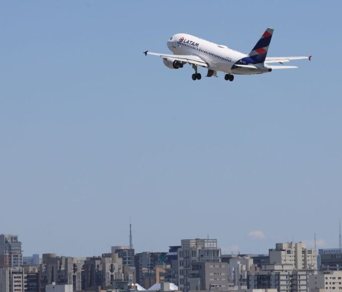 Greve na Argentina provoca alteração nos voos da Latam