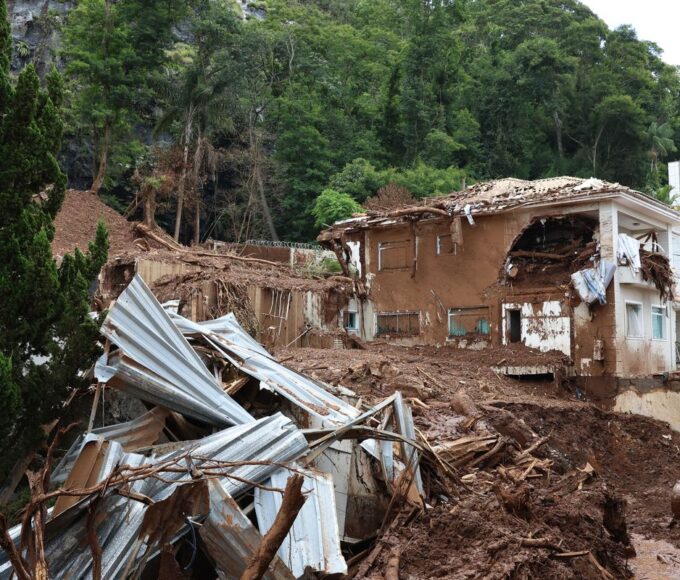 Lula deve sobrevoar áreas afetadas pelas chuvas em MG neste sábado