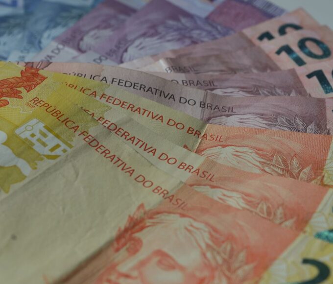 Renda domiciliar per capita chega a R$ 2.316 em 2025, diz IBGE