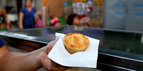 Setor de serviços cresce 2,8% em 2025, quinto ano seguido de alta