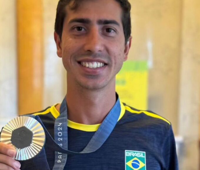 Caio Bonfim ganha prata em etapa mundial da marcha atlética na China