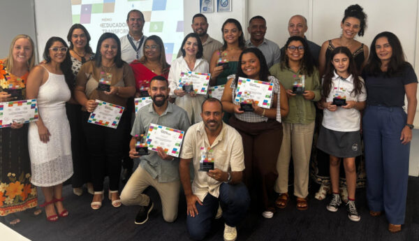 Conheça os vencedores da etapa estadual do Prêmio Educador Transformador