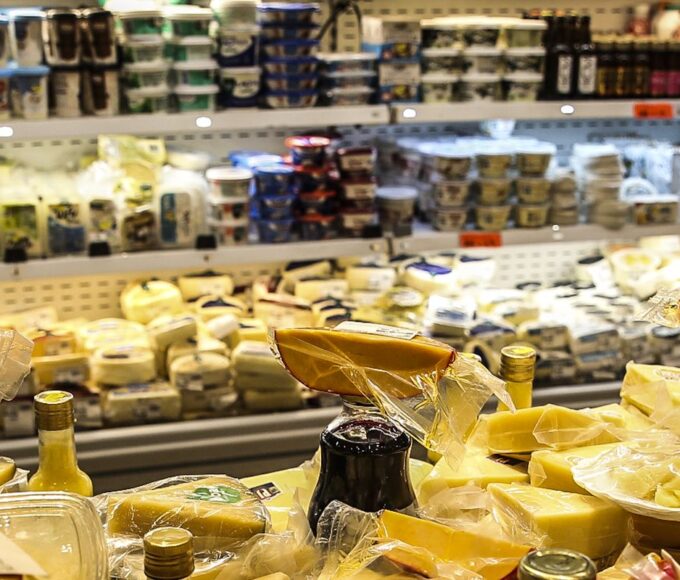 Crédito e emprego explicam vendas no comércio em patamar recorde