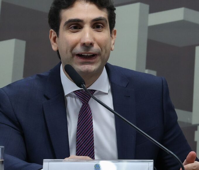 Galípolo vê Brasil mais protegido da volatilidade que outros países