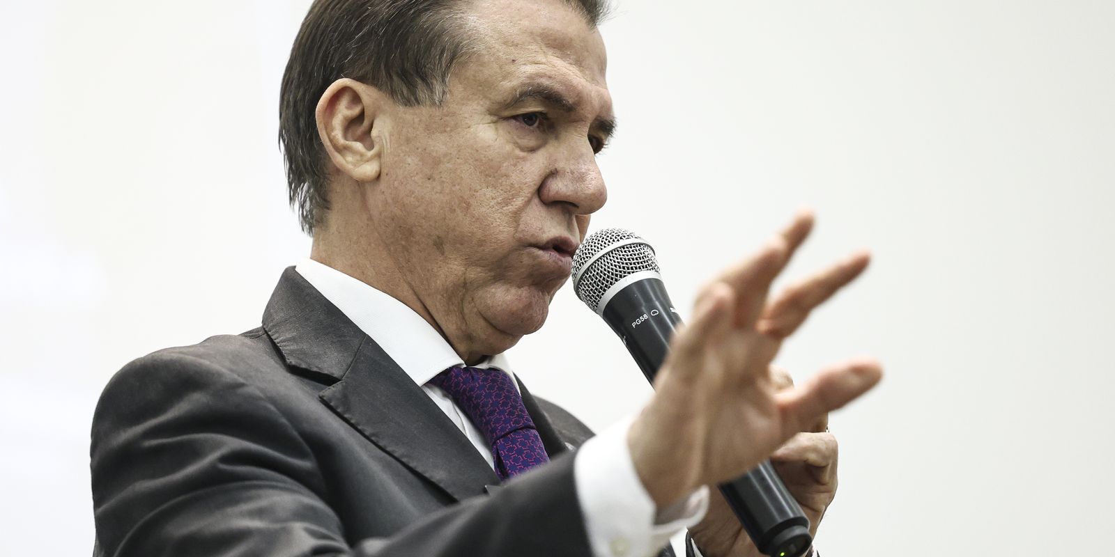 Governo pode enviar projeto com urgência se escala 6x1 não avançar