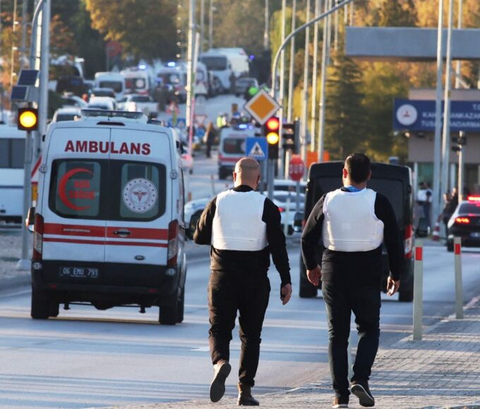 Irã sinaliza levar guerra “ao limite” após míssil chegar à Turquia