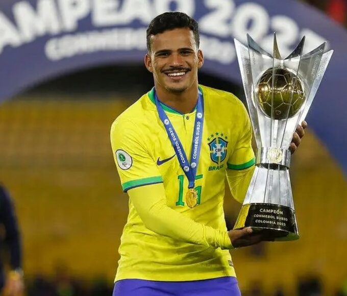 Lateral Kaiki é convocado para amistosos da seleção brasileira