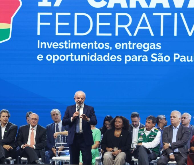 Lula questiona BC sobre corte da Selic: "esperava pelo menos 0,5%"