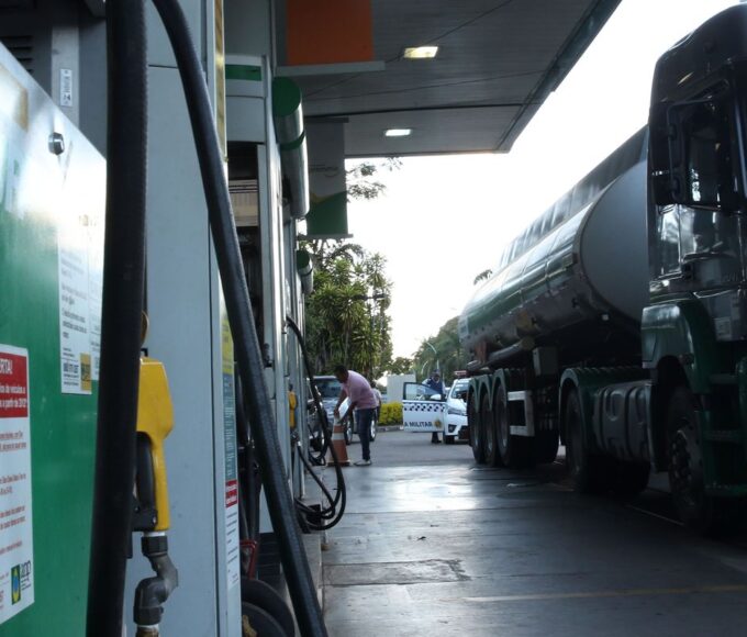 MP da subvenção de R$ 1,20 no diesel sai esta semana, diz Durigan