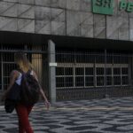 Petrobras diz que pode reduzir impacto da alta do petróleo no Brasil