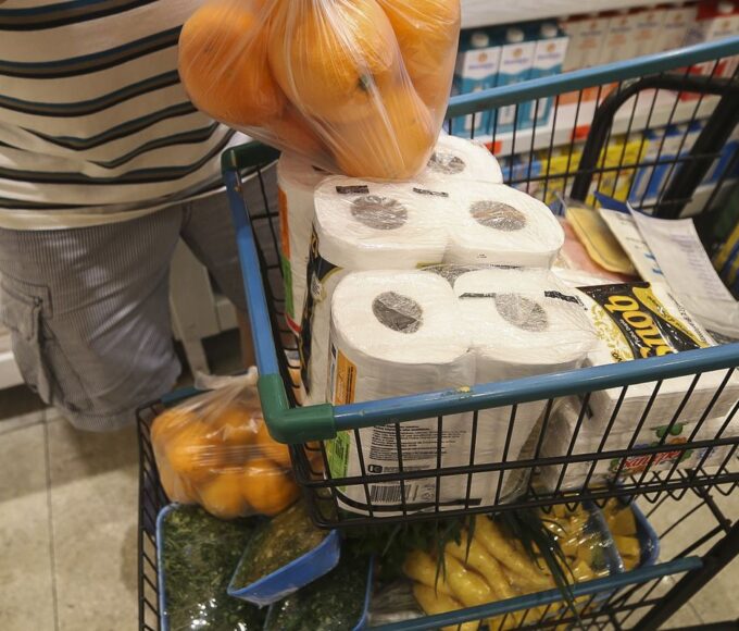 Prévia da inflação de março fica em 0,44%, pressionada por alimentos