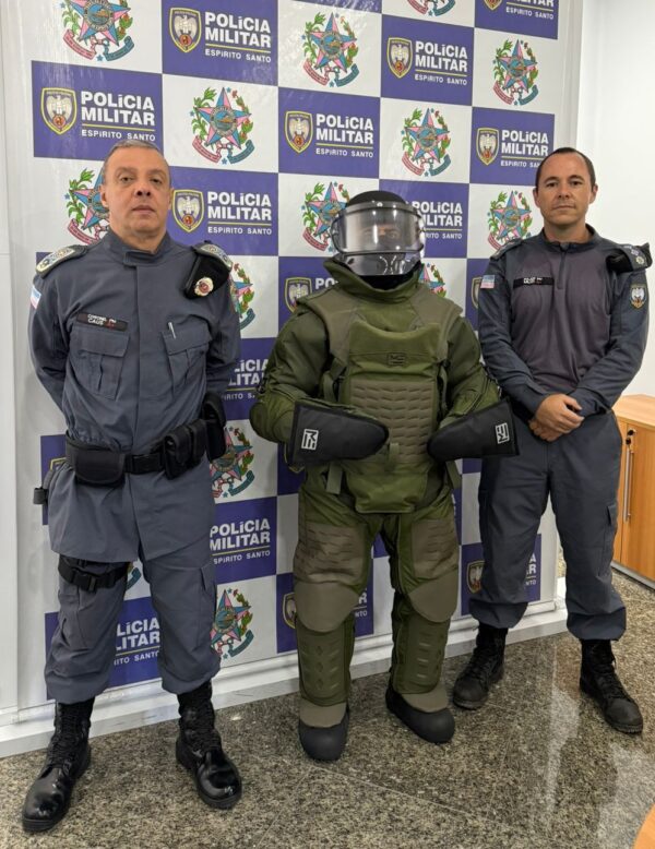 Traje20antibomba20 20capa.jpeg
