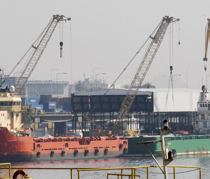 Balança comercial tem superávit mais baixo para março desde 2020