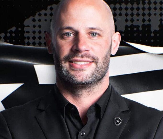 Botafogo oficializa contratação do técnico português Franclim Carvalho