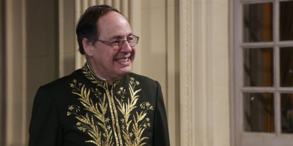 Hiperglobalização está em crise, diz economista Eduardo Giannetti