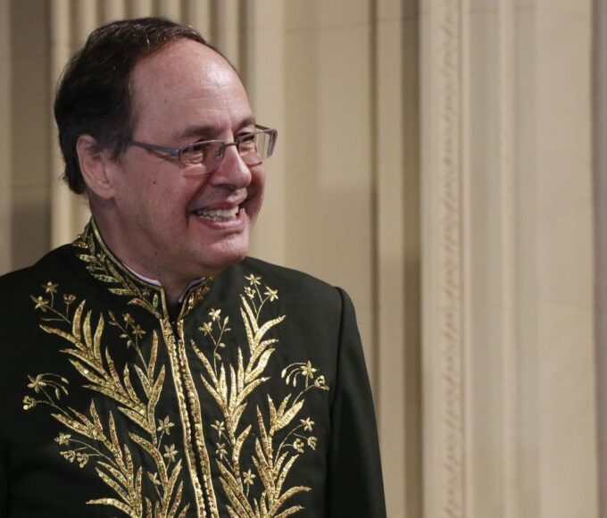 Hiperglobalização está em crise, diz economista Eduardo Giannetti