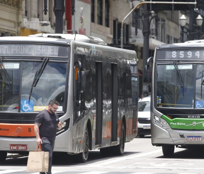 Inflação oficial chega a 0,88% em março, diz IBGE