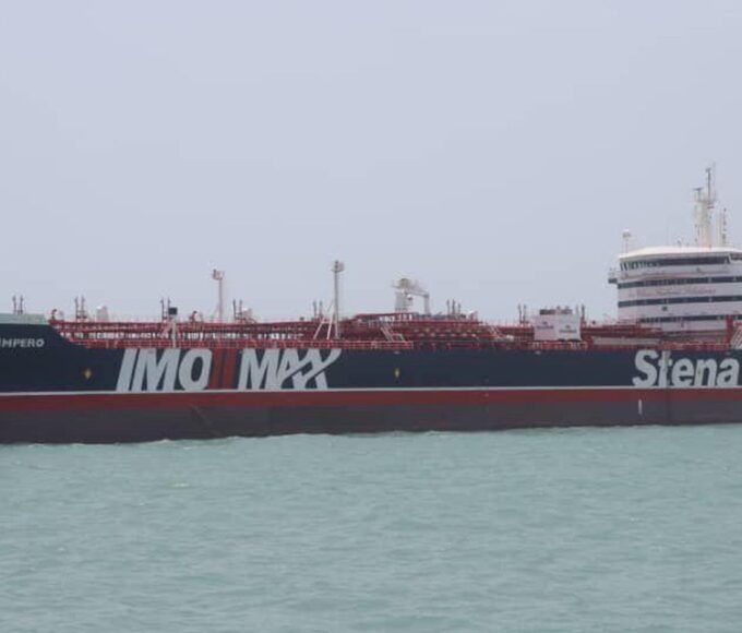 Irã pode fechar Estreito de Ormuz se bloqueio naval dos EUA persistir