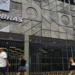 Petrobras destitui diretor de área que vendeu gás com 100% de ágio