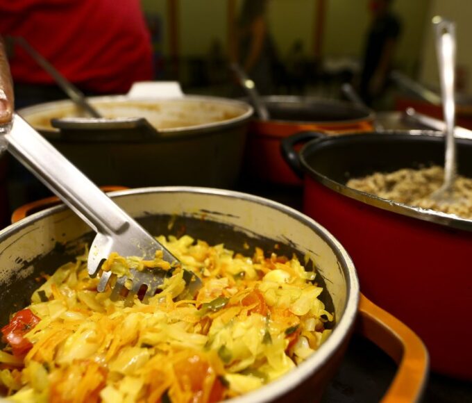 Preço médio do self-service por quilo chega a R$ 86,86 em São Paulo