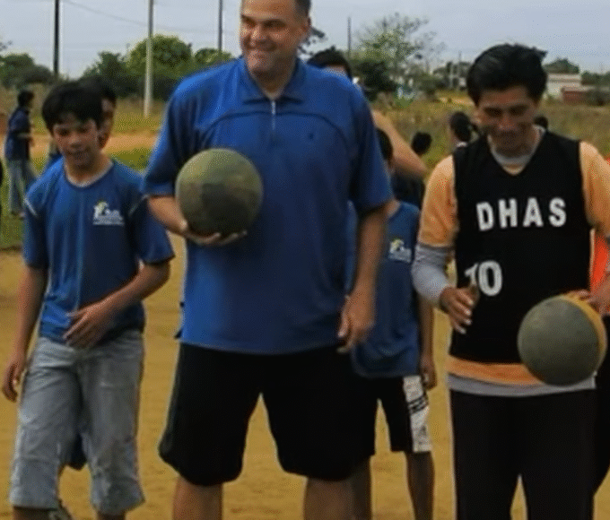 Projeto que Oscar Schmidt viabilizou vence torneio escolar nacional