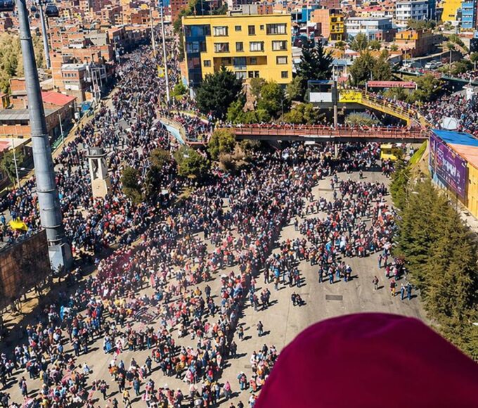 Bolívia registra 23 bloqueios e marchas antigoverno chegam a La Paz