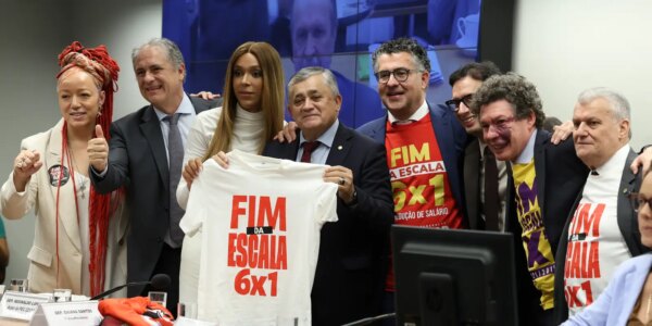 Comissão Especial da Câmara aprova PEC que acaba com escala 6X1