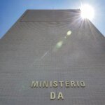 Defesa e Cidades lideram bloqueios no Orçamento de 2026