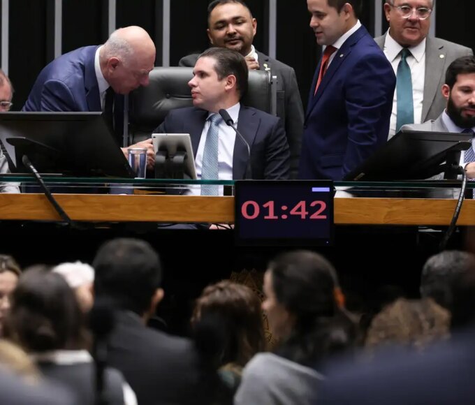 Escala 6x1: relatório deve ser apresentado na próxima segunda-feira