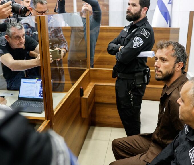 Justiça de Israel prorroga prisão do ativista brasileiro Thiago Ávila