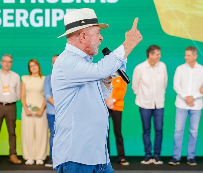 Lula diz que vai indicar Jorge Messias novamente para vaga no STF