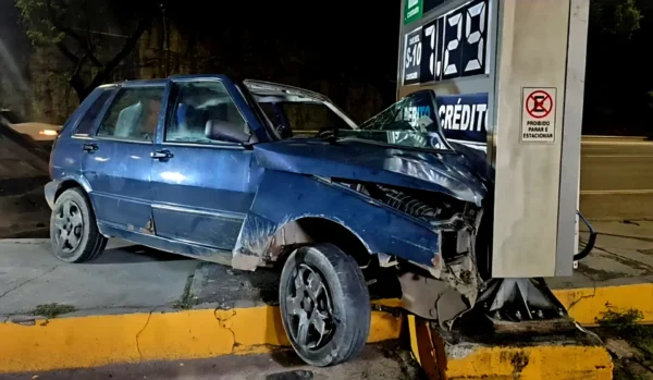 Carreta bate em Fiat Uno e crianca fica ferida em acidente em Cariacica 2 750x436 1